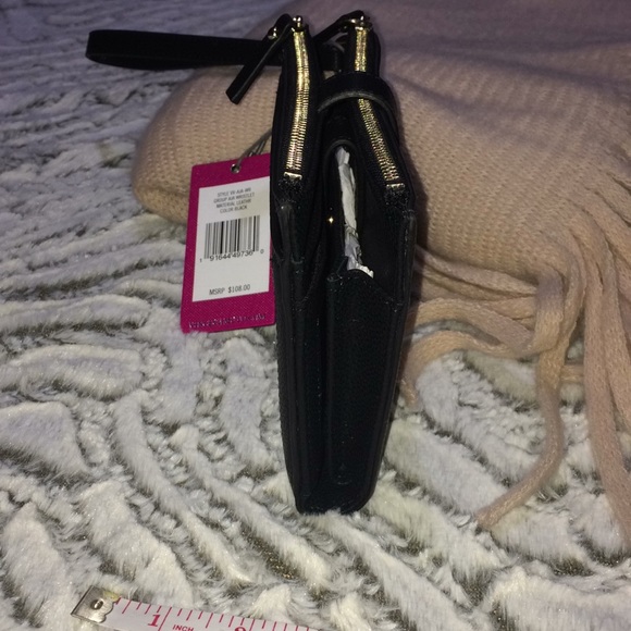 VINCE CAMUTO Expandable Wristlet/Wallet Combo - Picture 3 of 8